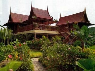 Ban Kaew Ruean Kwan Resort