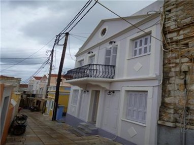 Maravelia Apartments