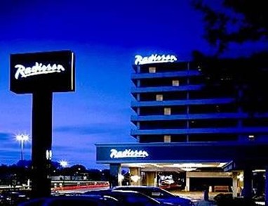 Radisson Hotel Central Dallas