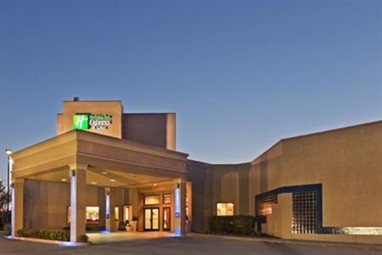Holiday Inn Express & Suites Plano East