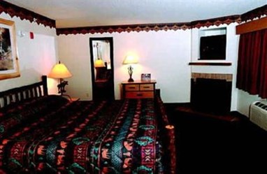 AmericInn Lodge & Suites Wisconsin Dells