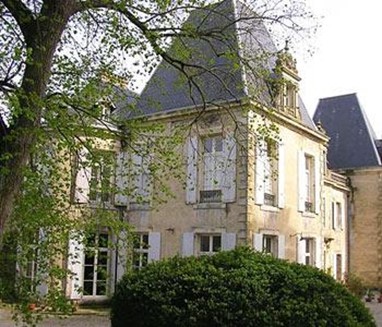 Chateau De Saint-Michel-de-Lanes