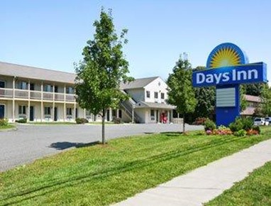 Days Inn - Bethel