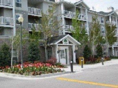 River Oaks Apartments & Suites