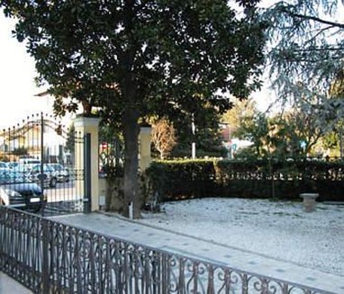L'Arancio 2 Lodge Lucca