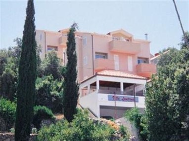 Villa Lanterna Apartments