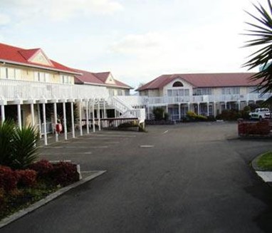 Fountain Court Motor Inn Motel