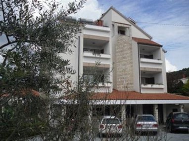 Apartments Vojin Okrug Gornji