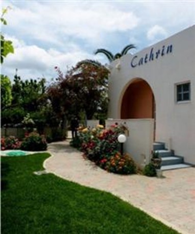 Cathrin Apartments & Studios