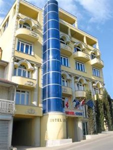 Lyon Hotel Pristina