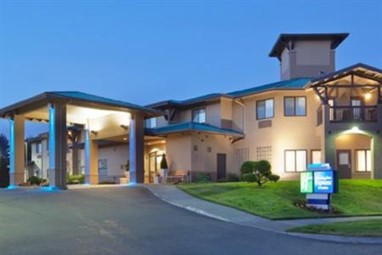 Holiday Inn Express & Suites - McKinleyville