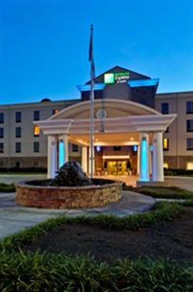 Holiday Inn Express Hotel & Suites College Square