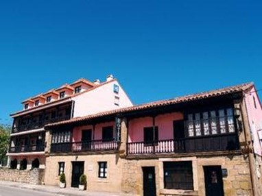 Puerto Calderon Hotel Alfoz de Lloredo