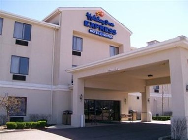 Holiday Inn Express Hotel & Suites Alliance (Ohio)