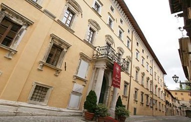 Palazzo Servanzi Confidati Hotel San Severino Marche