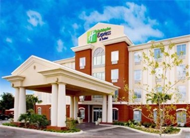 Holiday Inn Express Hotel & Suites Uvalde