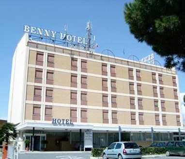 Benny Hotel