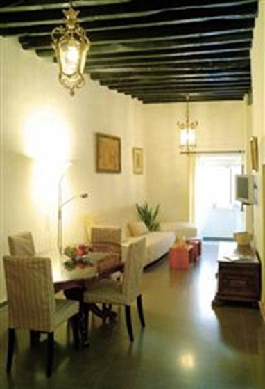 Girona Medieval Suites Apartments