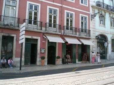 Baluarte Citadino Miradouro Bairro Alto Hostel