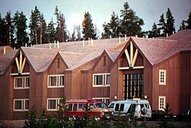 Grant Village Lodge