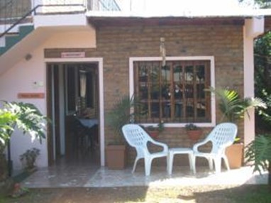 Residencial Azaleas Place Guest House