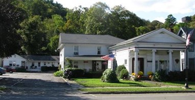 The Colonial Inn & Motel