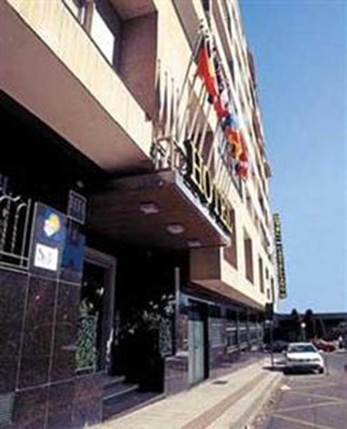 Hotel R. Castellano III