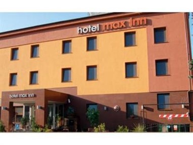 Max Inn Hotel