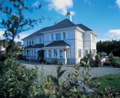Killarney Lodge
