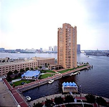 Oakwood Apartments at Harbor Tower Portsmouth (Virginia)