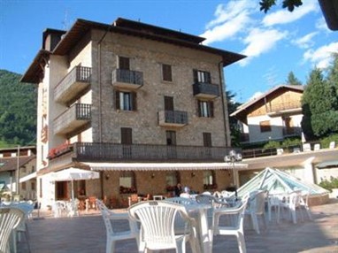 Hotel Carrara Serina