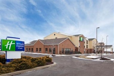 Holiday Inn Express & Suites Cleveland - Streetsbro