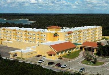 Courtyard Hotel Cancun