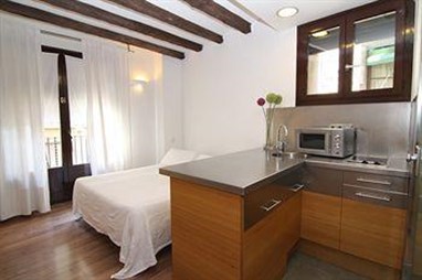 BCN2Stay Apartments Barcelona