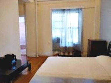 One Bedroom Apartment 69th Street New York City