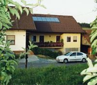 Spezialitätenhof Familie Eichmann Bauernhof Neuhaus am Klausenbach
