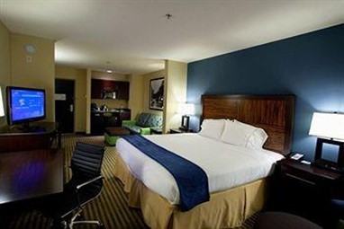 Holiday Inn Express Hotel & Suites Tullahoma East