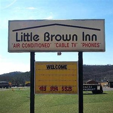 Mohican Little Brown Inn