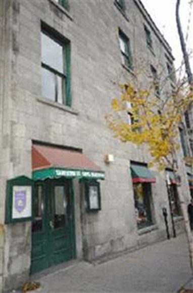 Habitations du Vieux Montreal Apartment