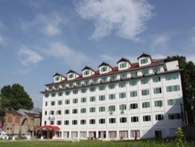 Hotel Pamposh