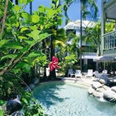 Latitude 16 Driftwood Mantaray on Macrossan Apartment Port Douglas