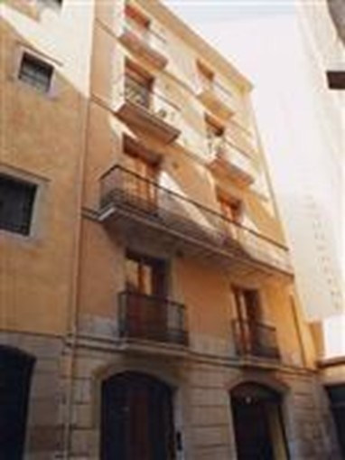 St. Jordi Apartments
