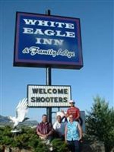 White Eagle Inn and Family Lodge