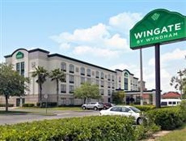 Wingate By Wyndham Tampa USF / Busch Gardens