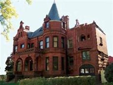 Schuster Mansion Bed & Breakfast