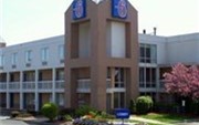 Motel 6 Cleveland Willoughby