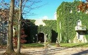 Ravenwood Castle Accommodations New Plymouth (Ohio)