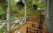 Louisa's Porch Home Stay Bed and Breakfast