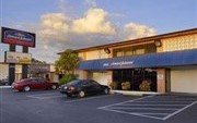 Howard Johnson Hotel - Tampa