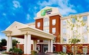 Holiday Inn Express Hotel & Suites Uvalde
